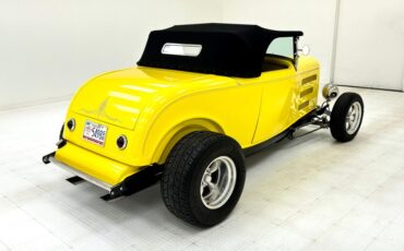 Ford-High-boy-1932-Yellow-Black-3