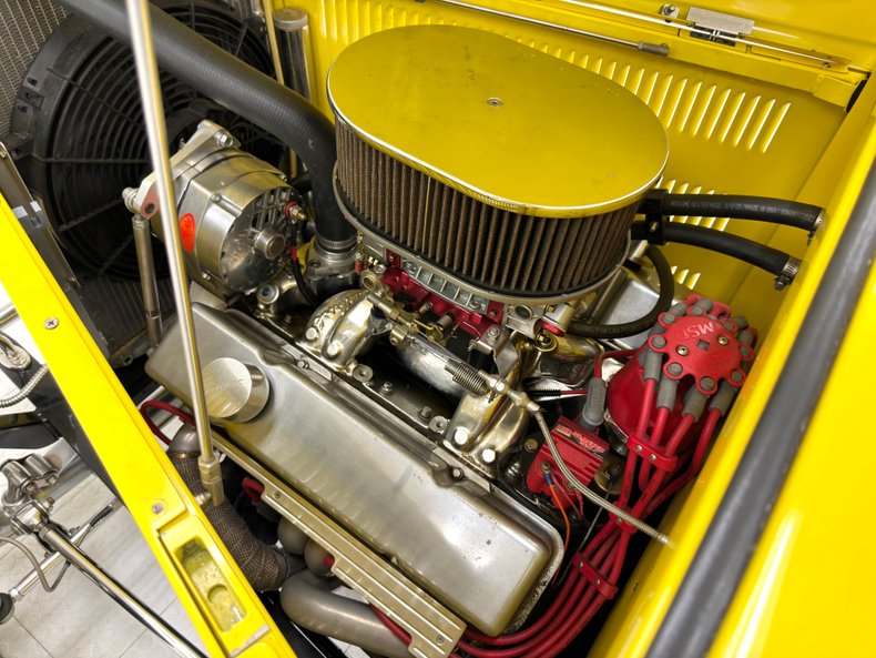 Ford-High-boy-1932-Yellow-Black-34