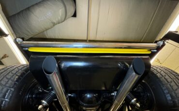 Ford-High-boy-1932-Yellow-Black-39