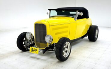 Ford-High-boy-1932-Yellow-Black-43