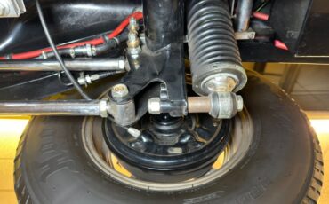 Ford-High-boy-1932-Yellow-Black-48