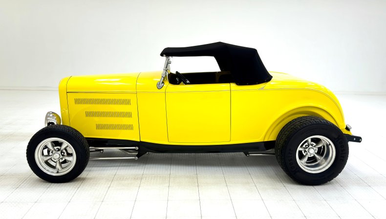 Ford-High-boy-1932-Yellow-Black