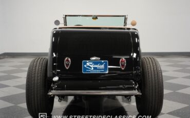 Ford-Highboy-1932-Convertible-11