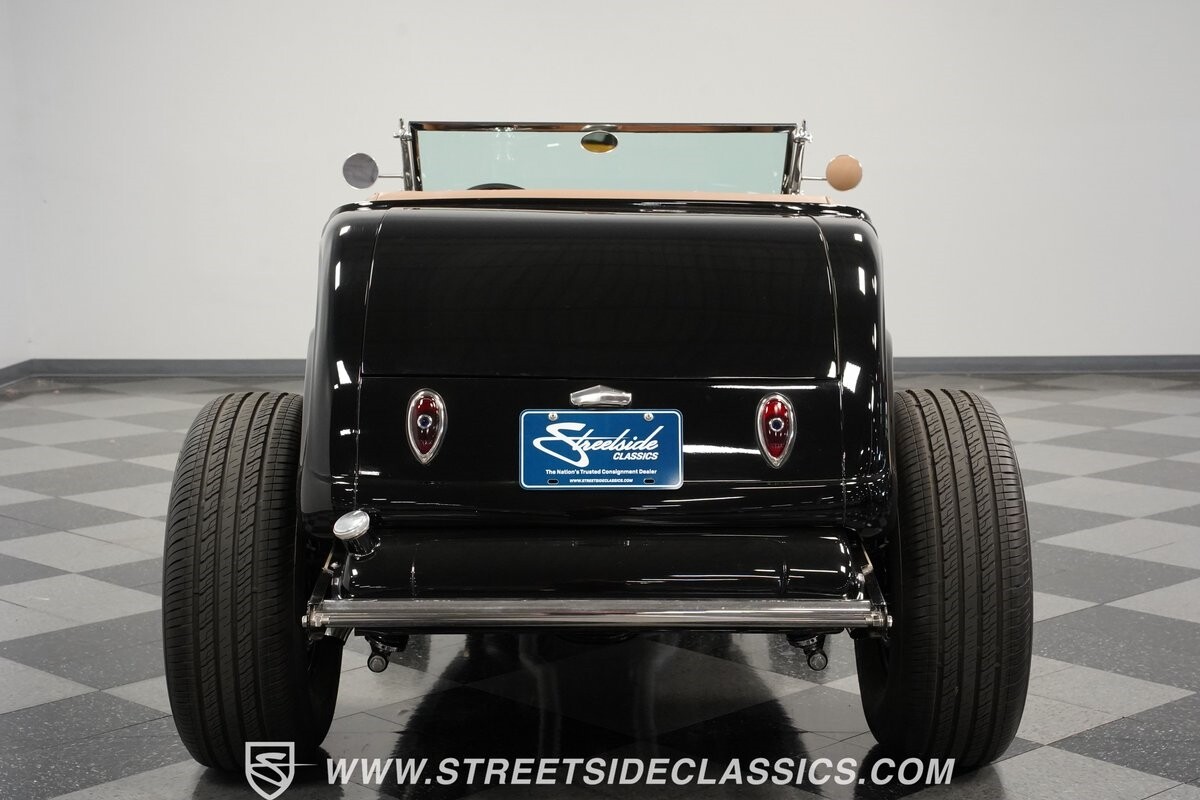 Ford-Highboy-1932-Convertible-11
