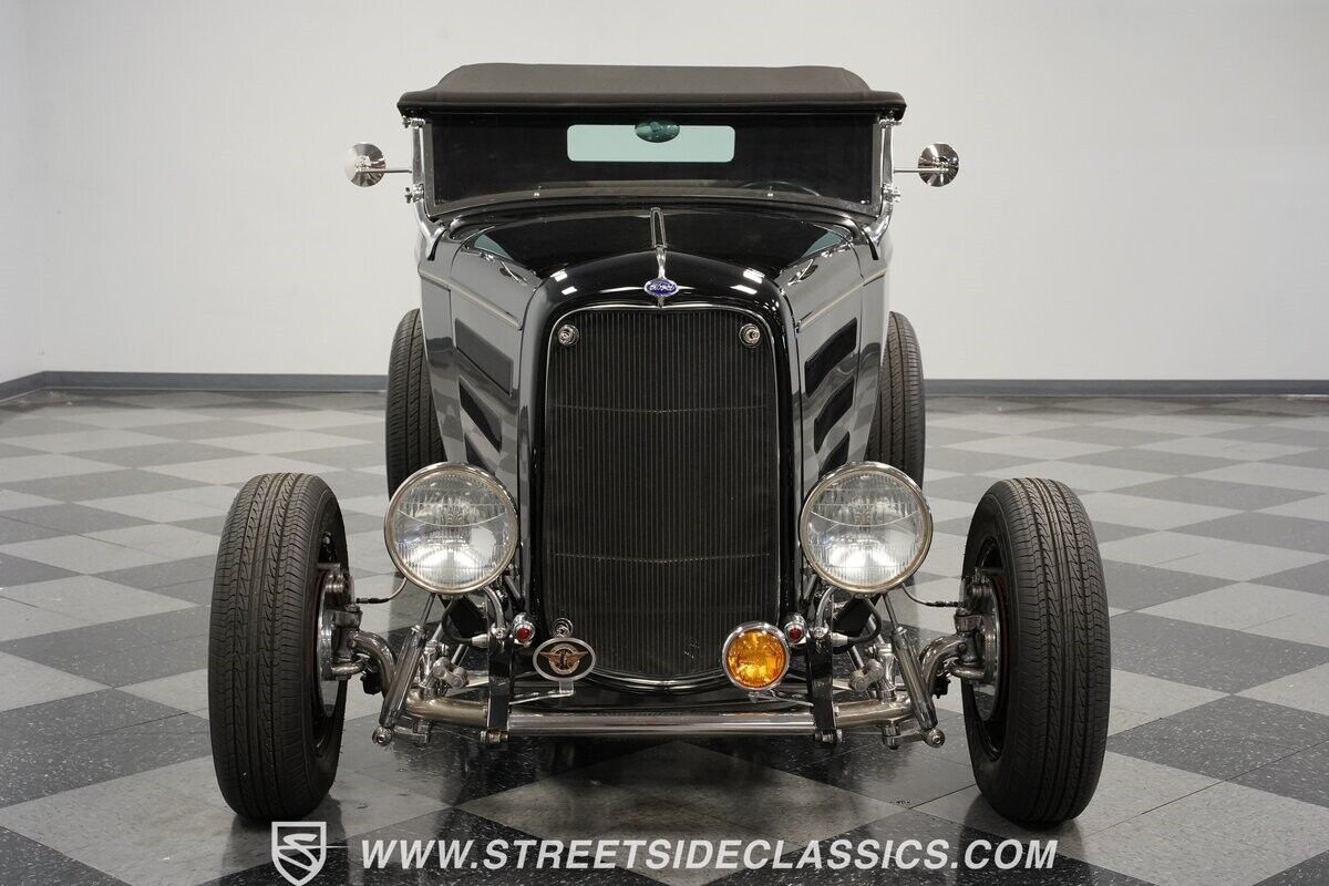 Ford-Highboy-1932-Convertible-19