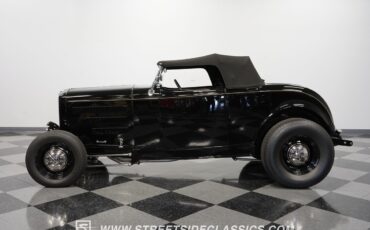 Ford-Highboy-1932-Convertible-2