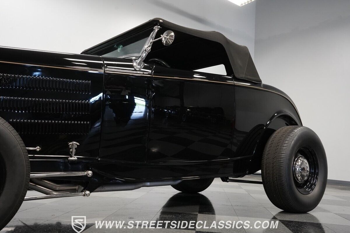 Ford-Highboy-1932-Convertible-23