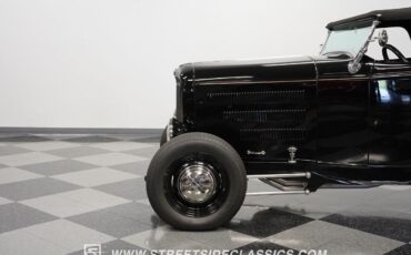 Ford-Highboy-1932-Convertible-24