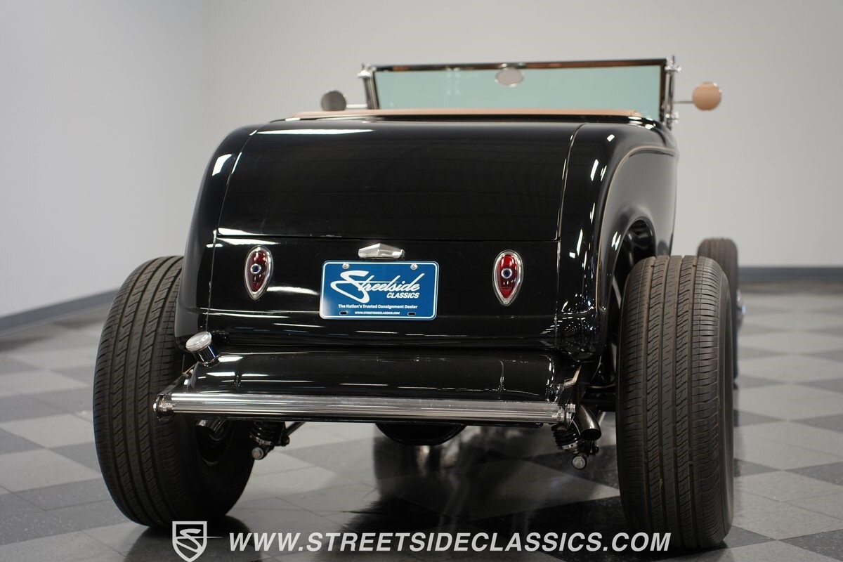 Ford-Highboy-1932-Convertible-30