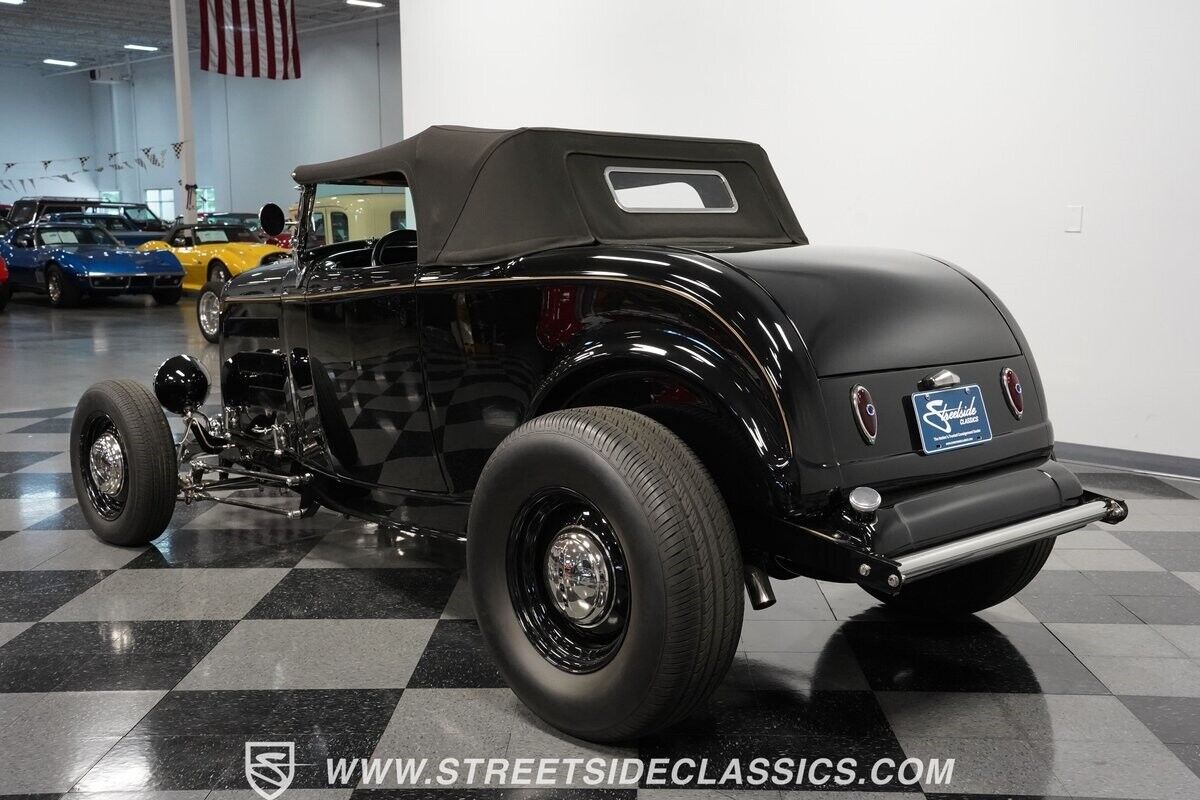 Ford-Highboy-1932-Convertible-9