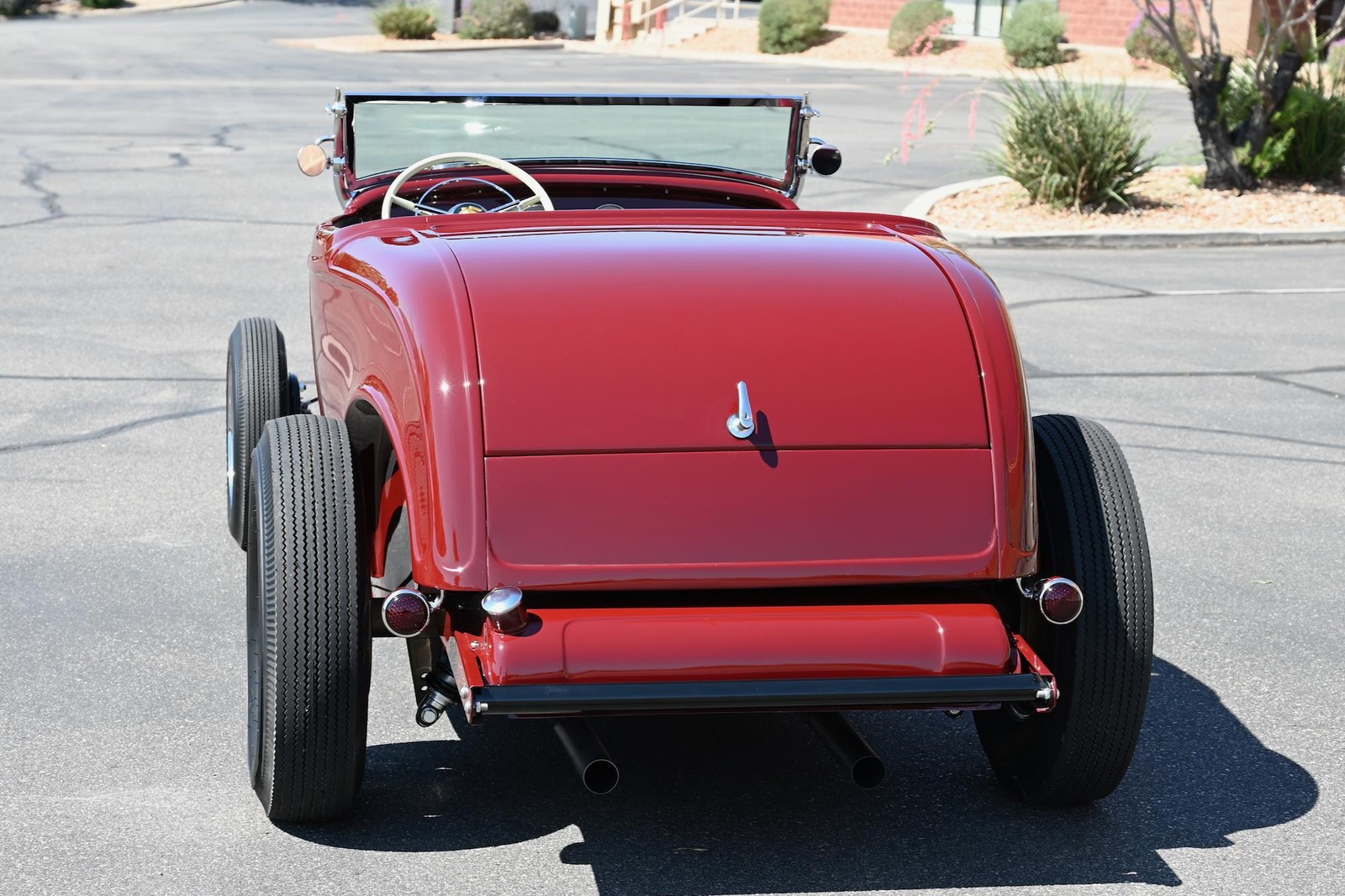 Ford-Highboy-Roadster-1932-11