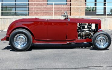 Ford-Highboy-Roadster-1932-17
