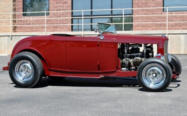 Ford-Highboy-Roadster-1932-18