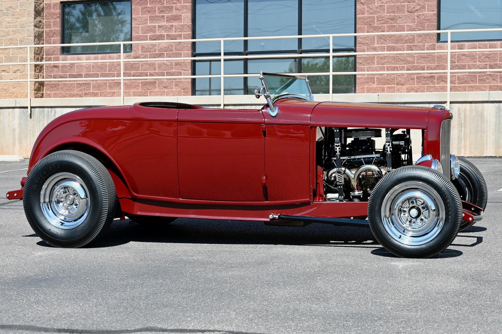 Ford-Highboy-Roadster-1932-18