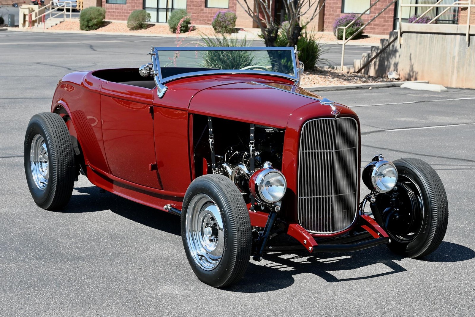 Ford-Highboy-Roadster-1932-21