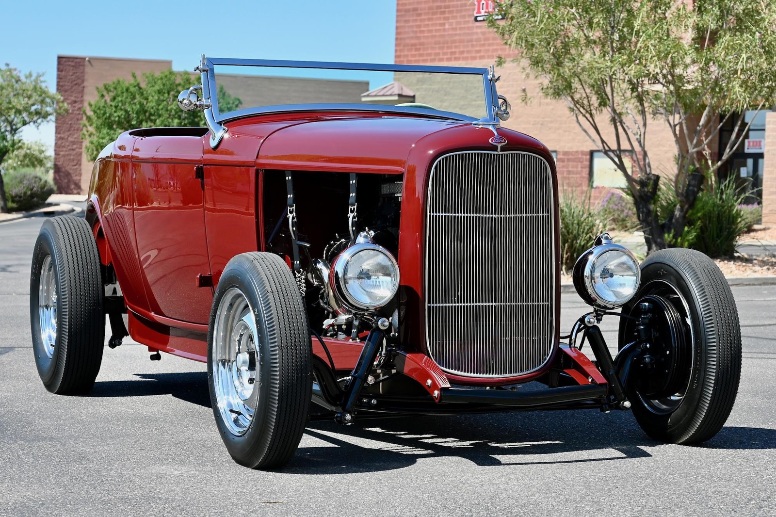 Ford-Highboy-Roadster-1932-24