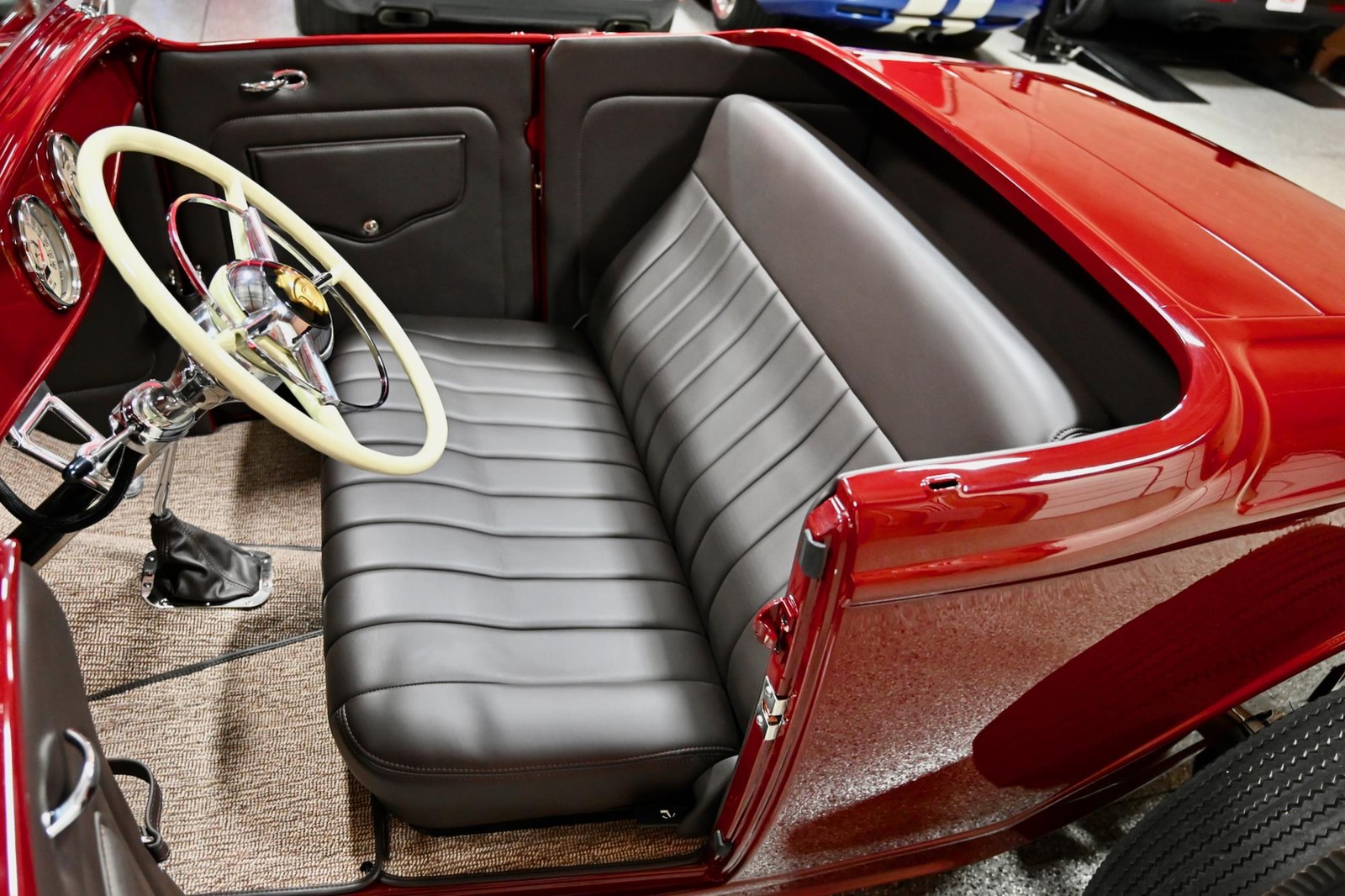 Ford-Highboy-Roadster-1932-38