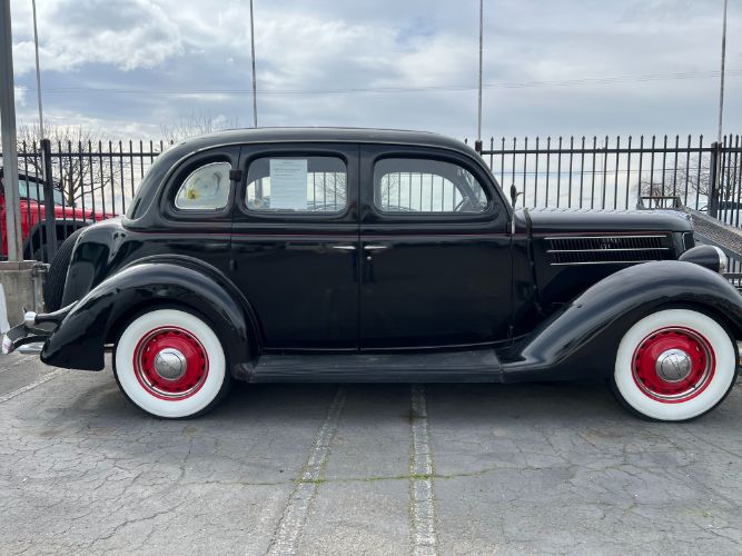 Ford-Humpback-1936-Black-7