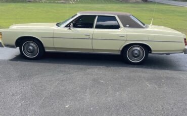 Ford-LTD-II-Brougham-1976-1
