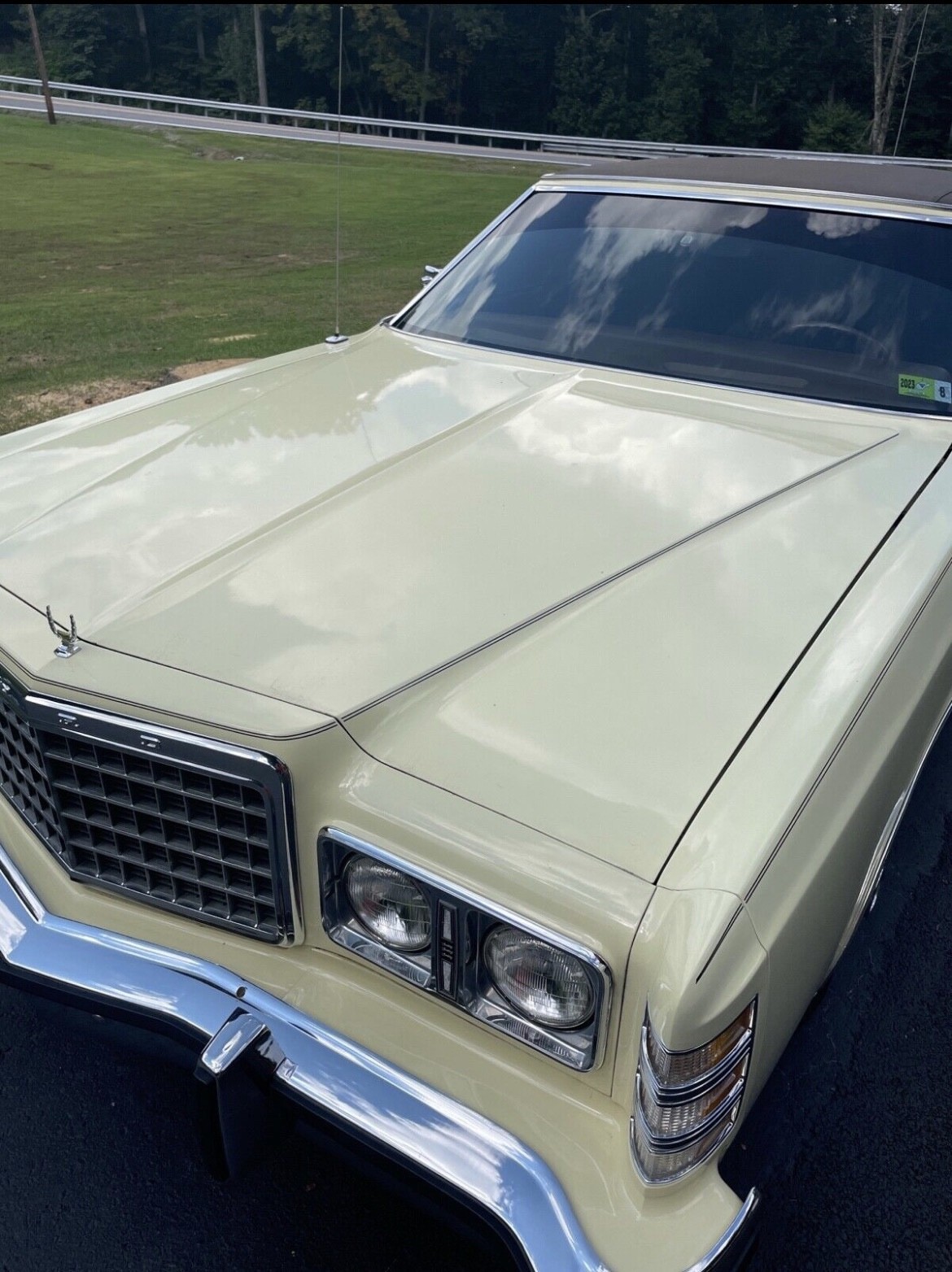 Ford-LTD-II-Brougham-1976-5