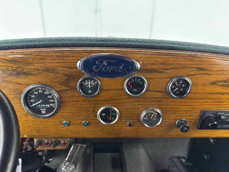 Ford-Model-40-1934-Orange-Black-48