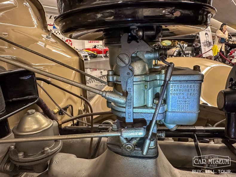 Ford-Model-48-1935-Cordoba-Gray-Brown-Leather-39