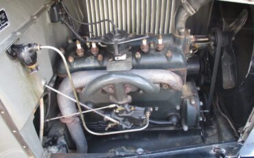 Ford-Model-A-1928-Sedan-13
