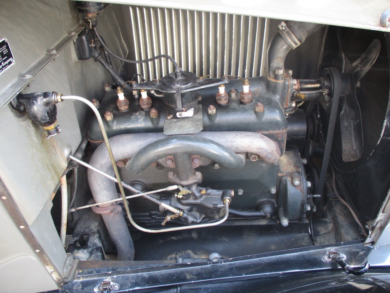 Ford-Model-A-1928-Sedan-13
