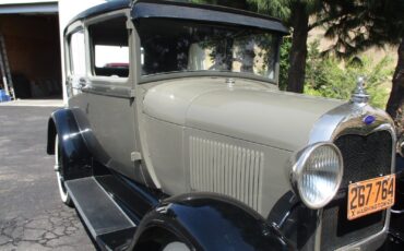 Ford-Model-A-1928-Sedan-14