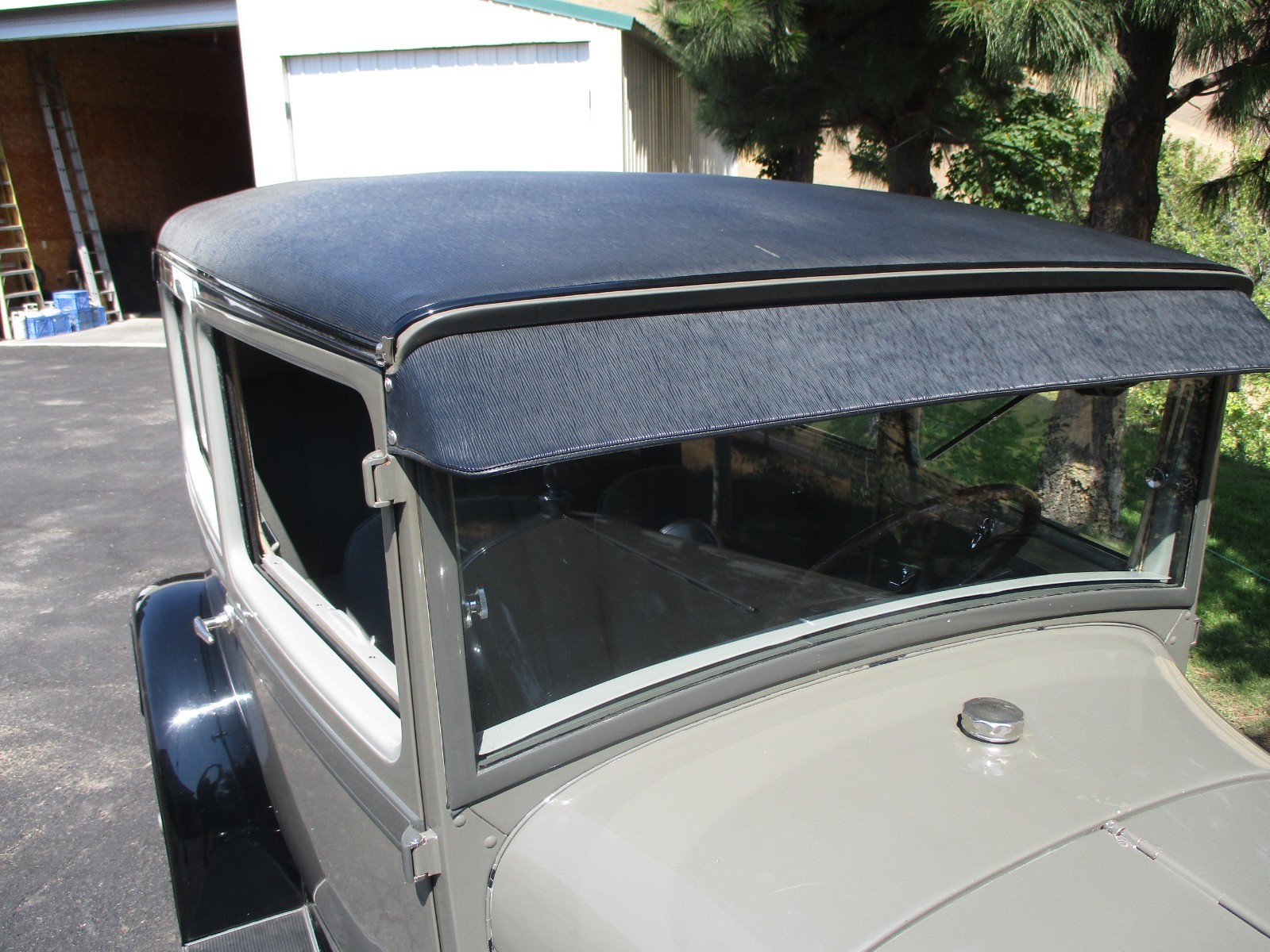 Ford-Model-A-1928-Sedan-15