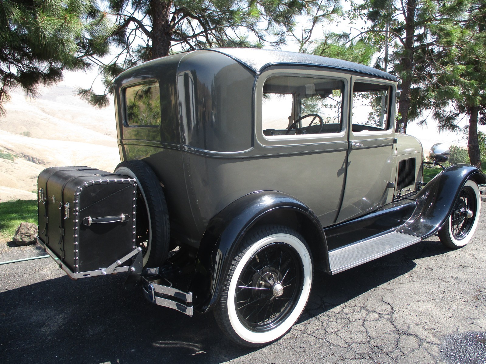 Ford-Model-A-1928-Sedan-19