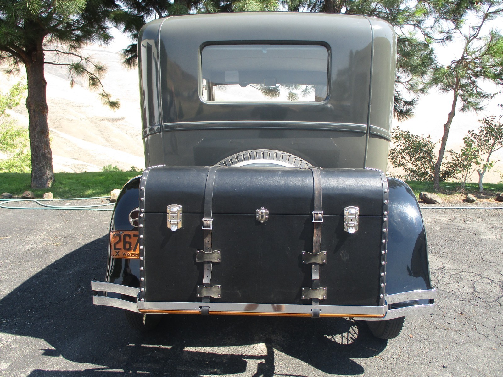 Ford-Model-A-1928-Sedan-25