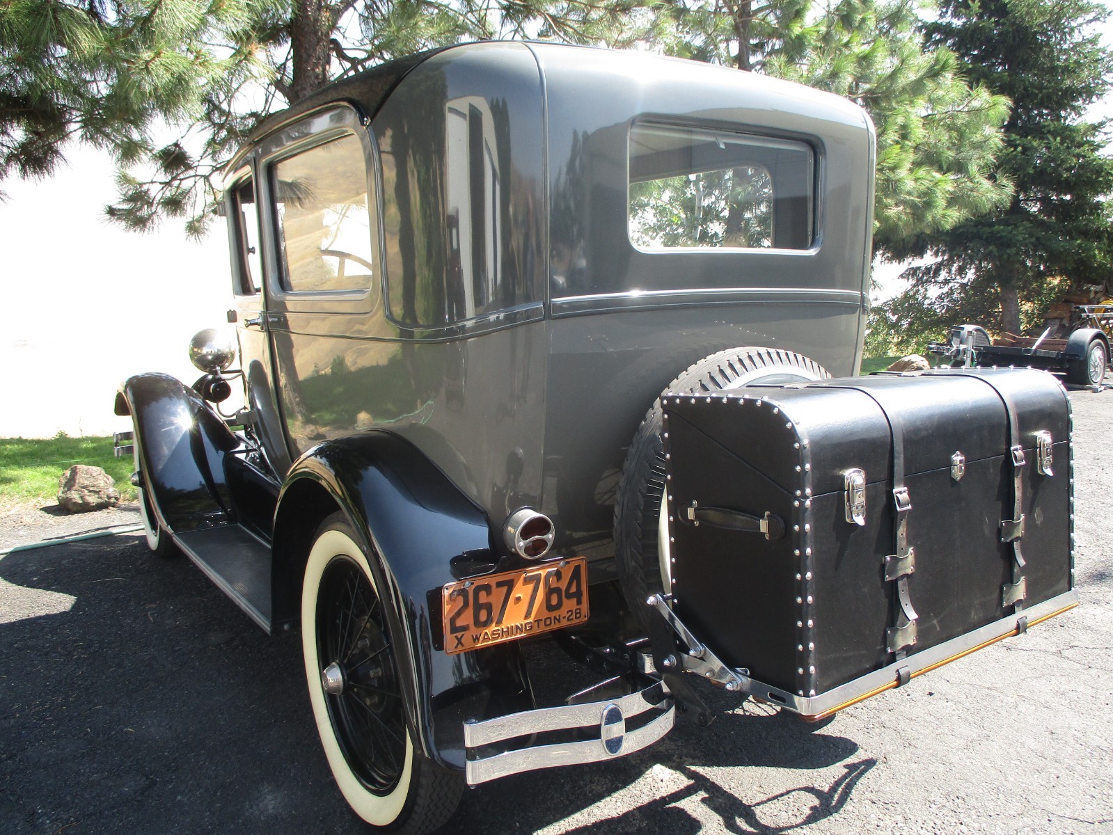 Ford-Model-A-1928-Sedan-28