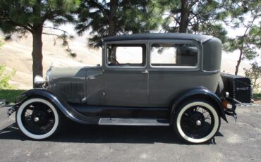 Ford-Model-A-1928-Sedan-30