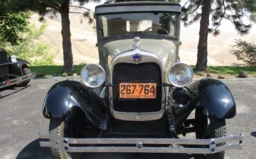 Ford-Model-A-1928-Sedan-35