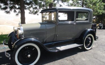 Ford-Model-A-1928-Sedan