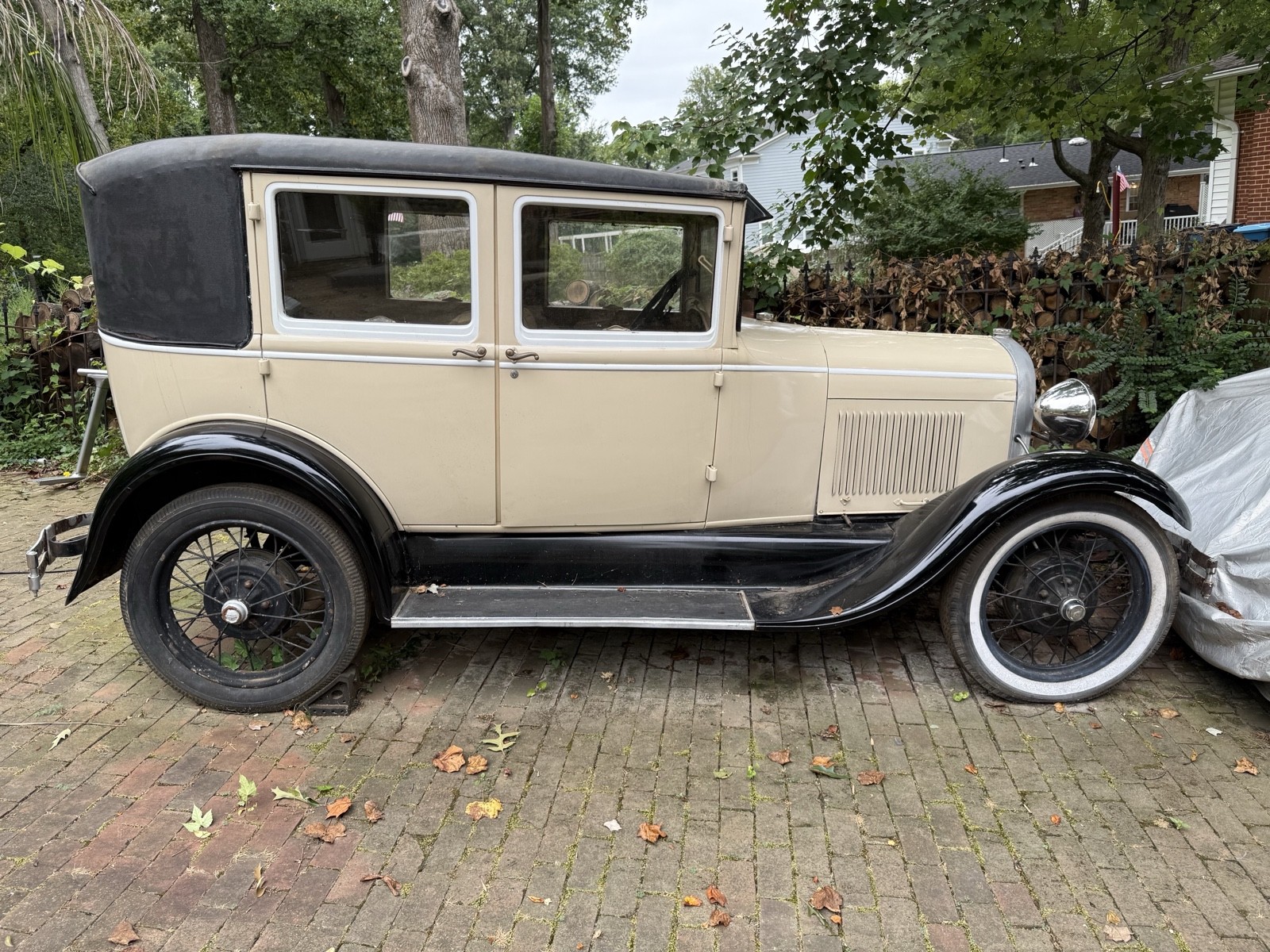 Ford-Model-A-1929-1