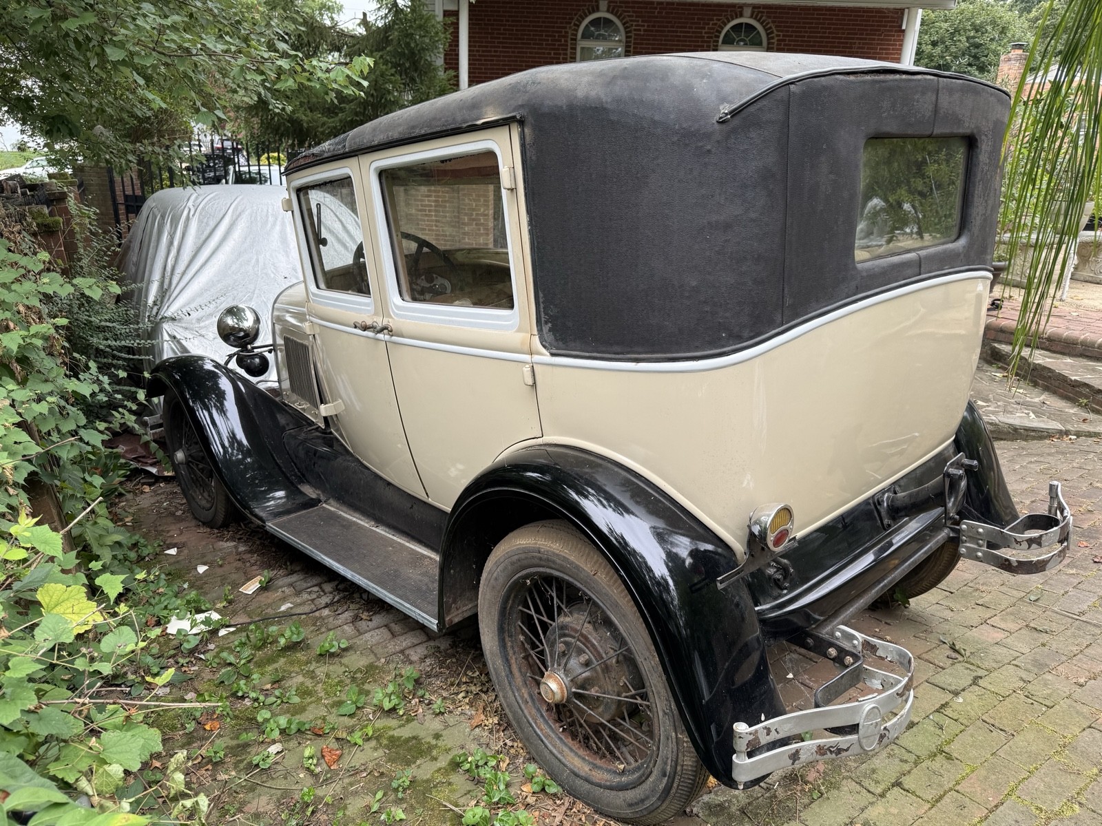 Ford-Model-A-1929-3