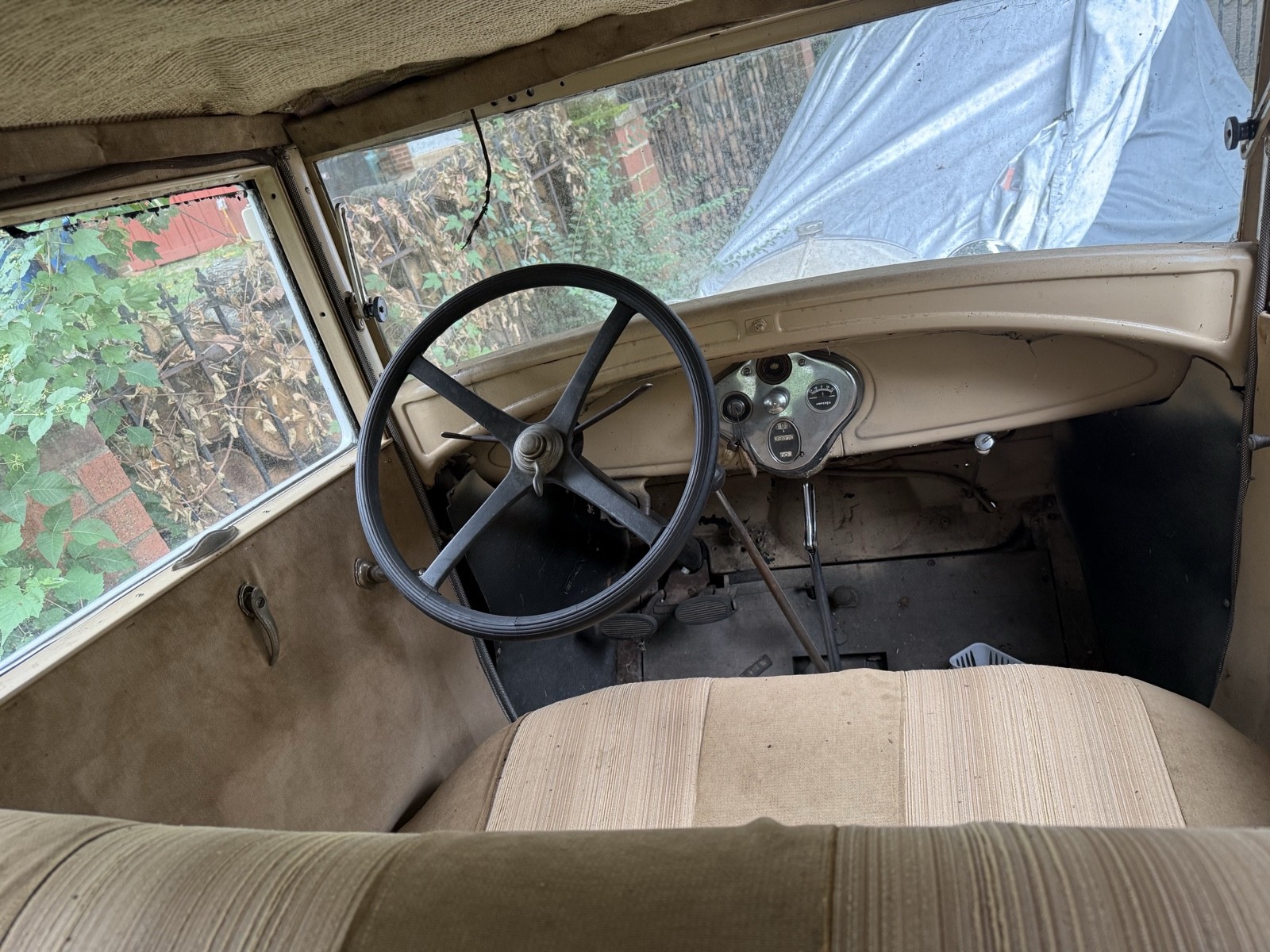 Ford-Model-A-1929-4