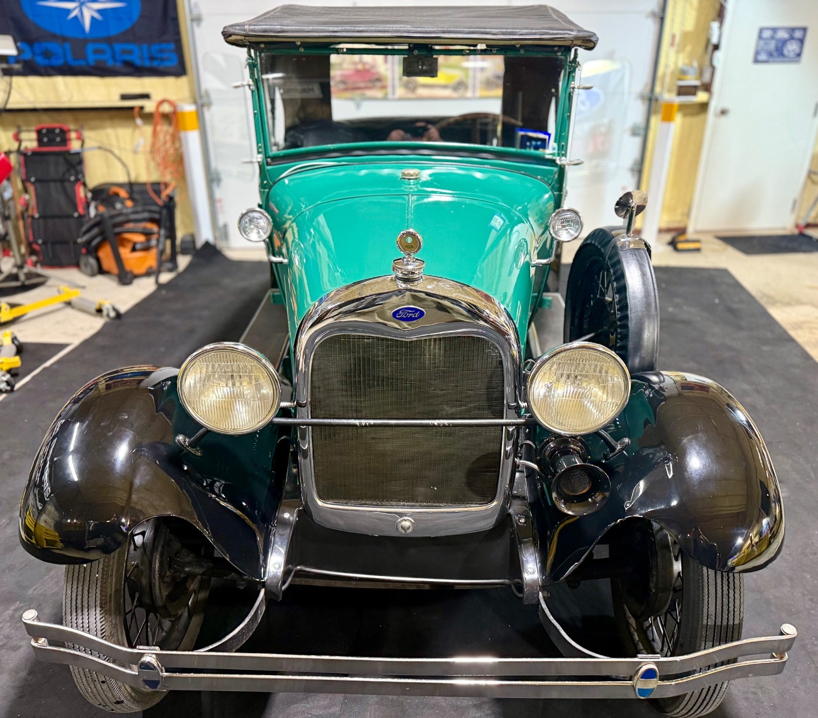 Ford-Model-A-1929-Convertible-11