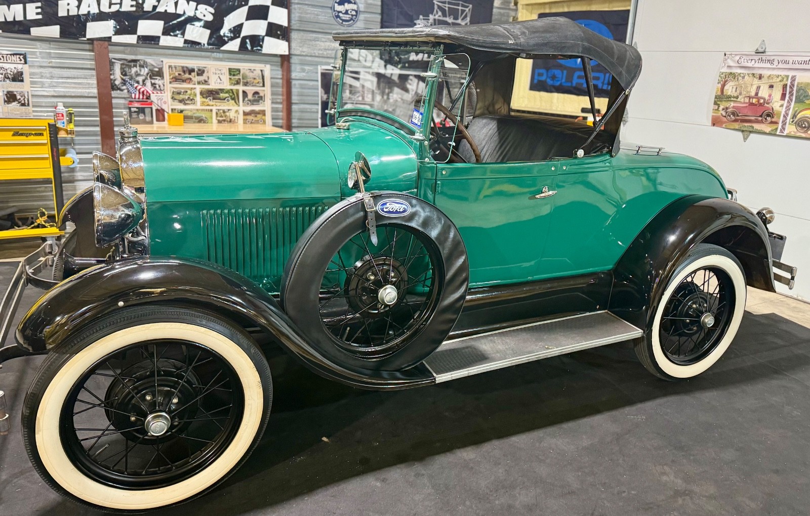 Ford-Model-A-1929-Convertible-12