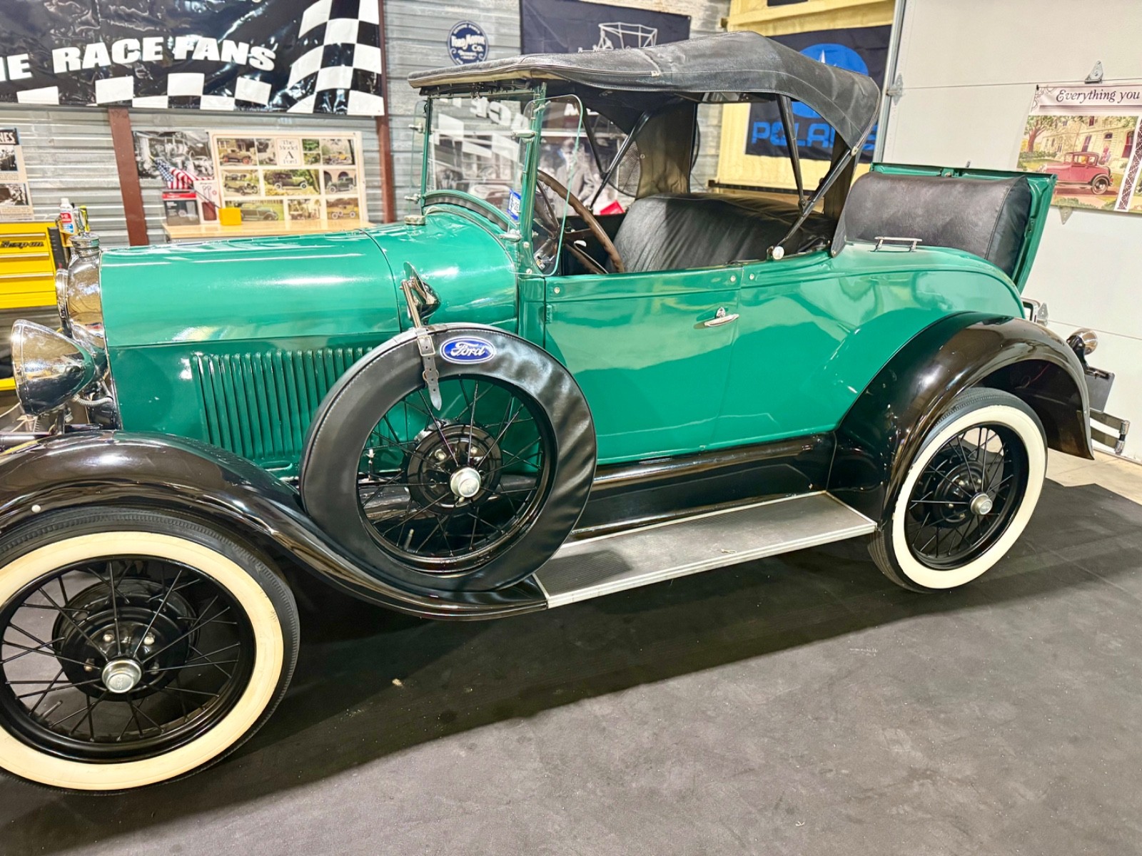 Ford-Model-A-1929-Convertible-15