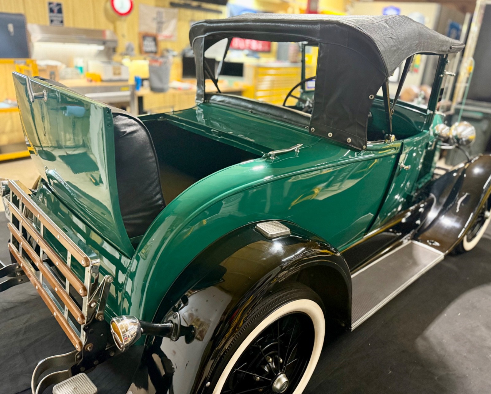 Ford-Model-A-1929-Convertible-16