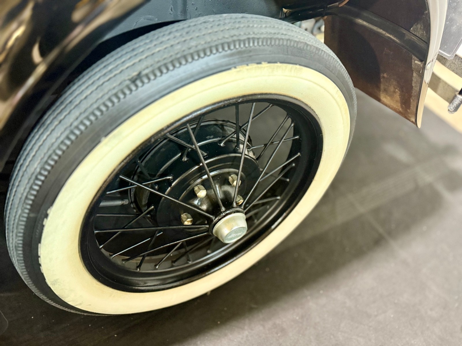 Ford-Model-A-1929-Convertible-28