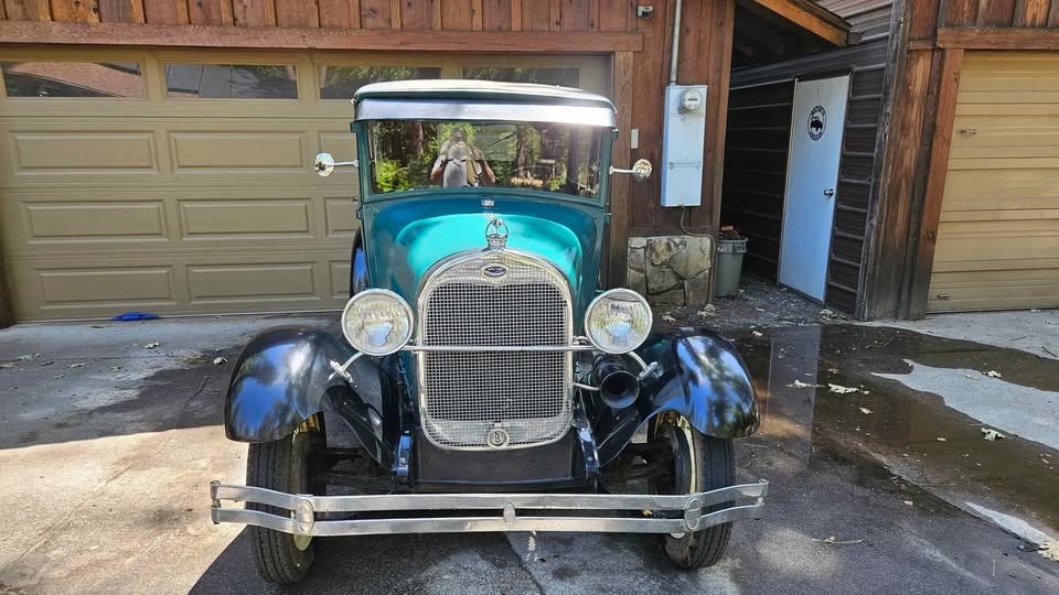 Ford-Model-A-1929-Sedan-1