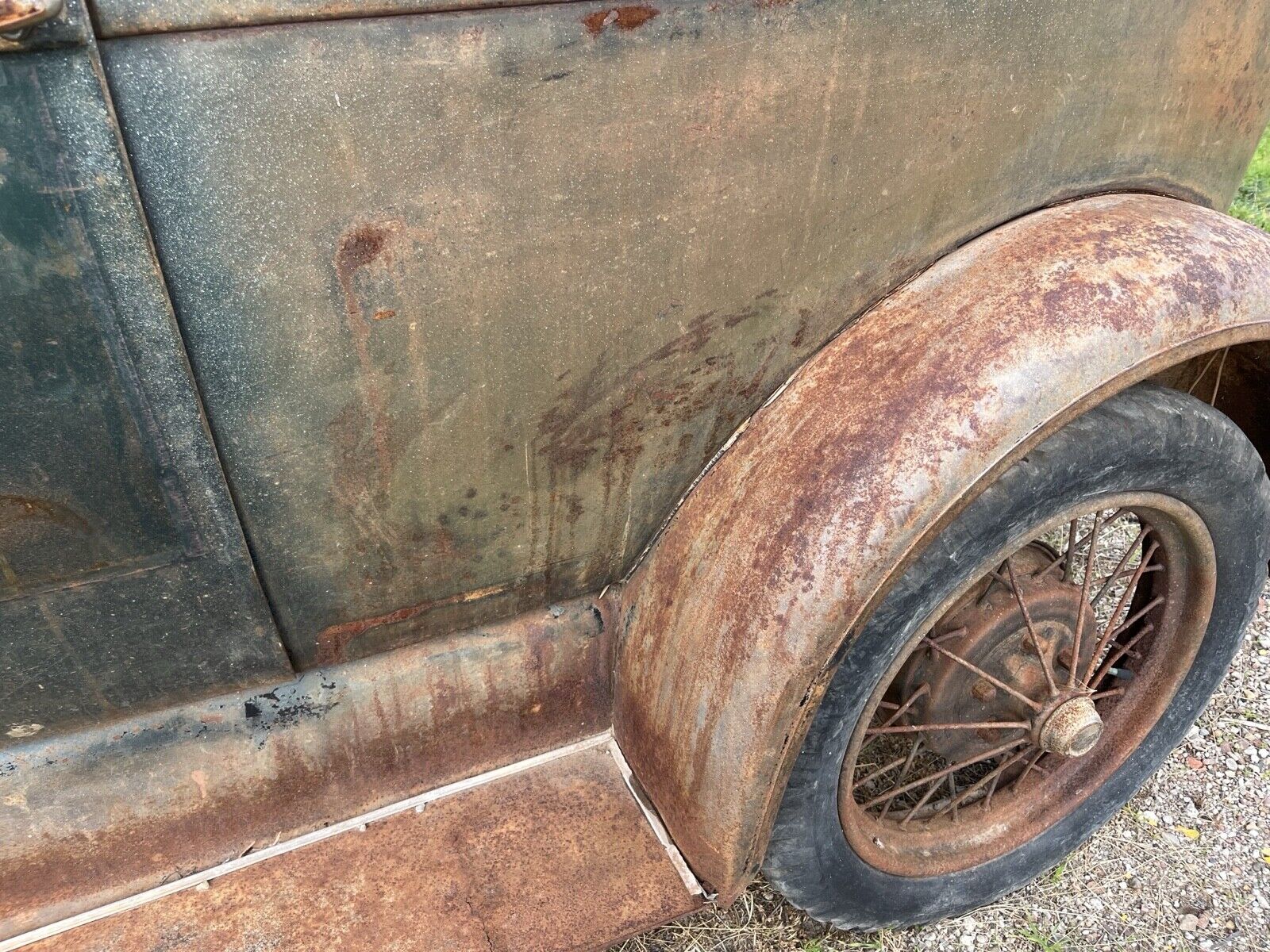 Ford-Model-A-1929-Sedan-2