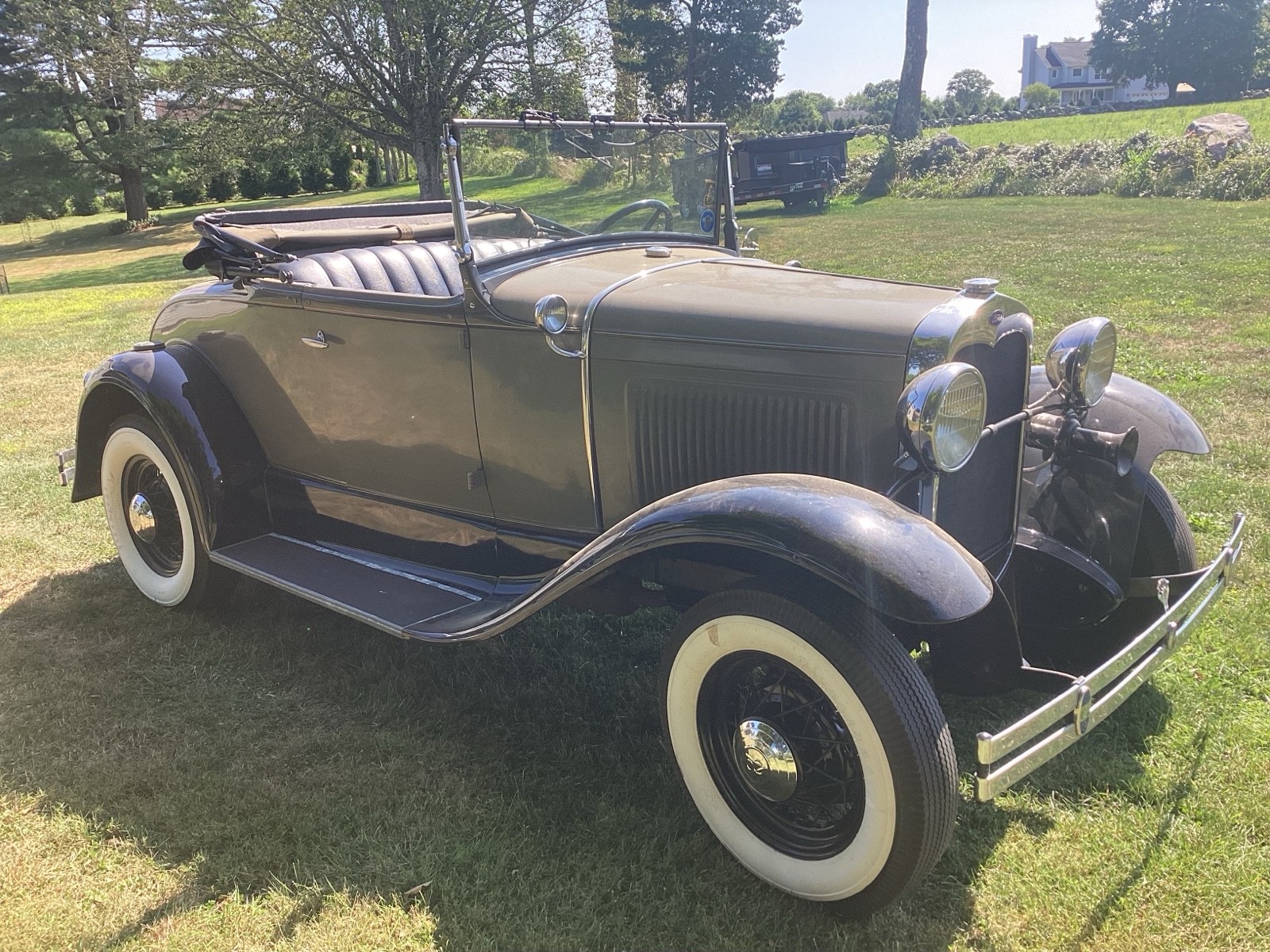 Ford-Model-A-1930-1