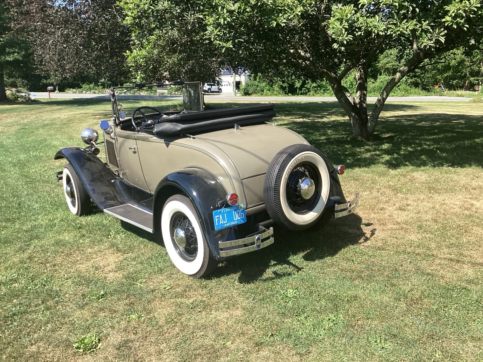 Ford-Model-A-1930-3