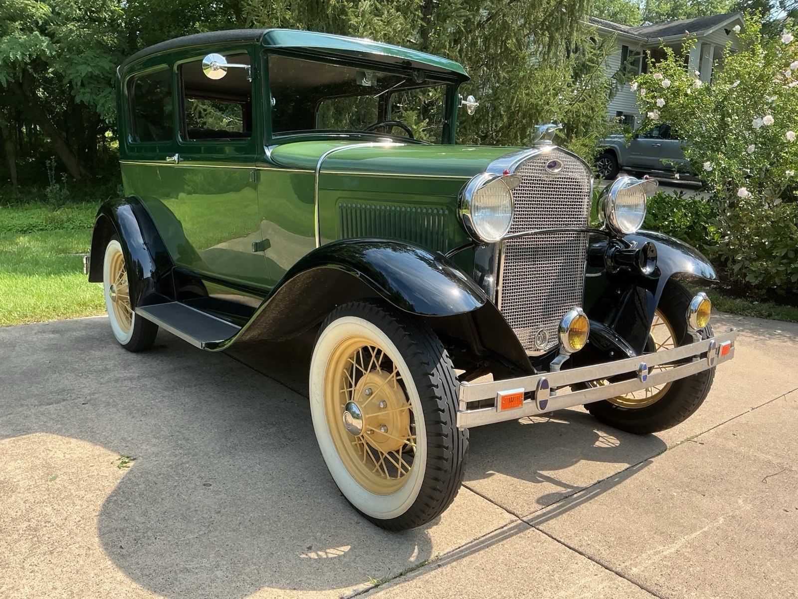 Ford-Model-A-1930-Tudor-2