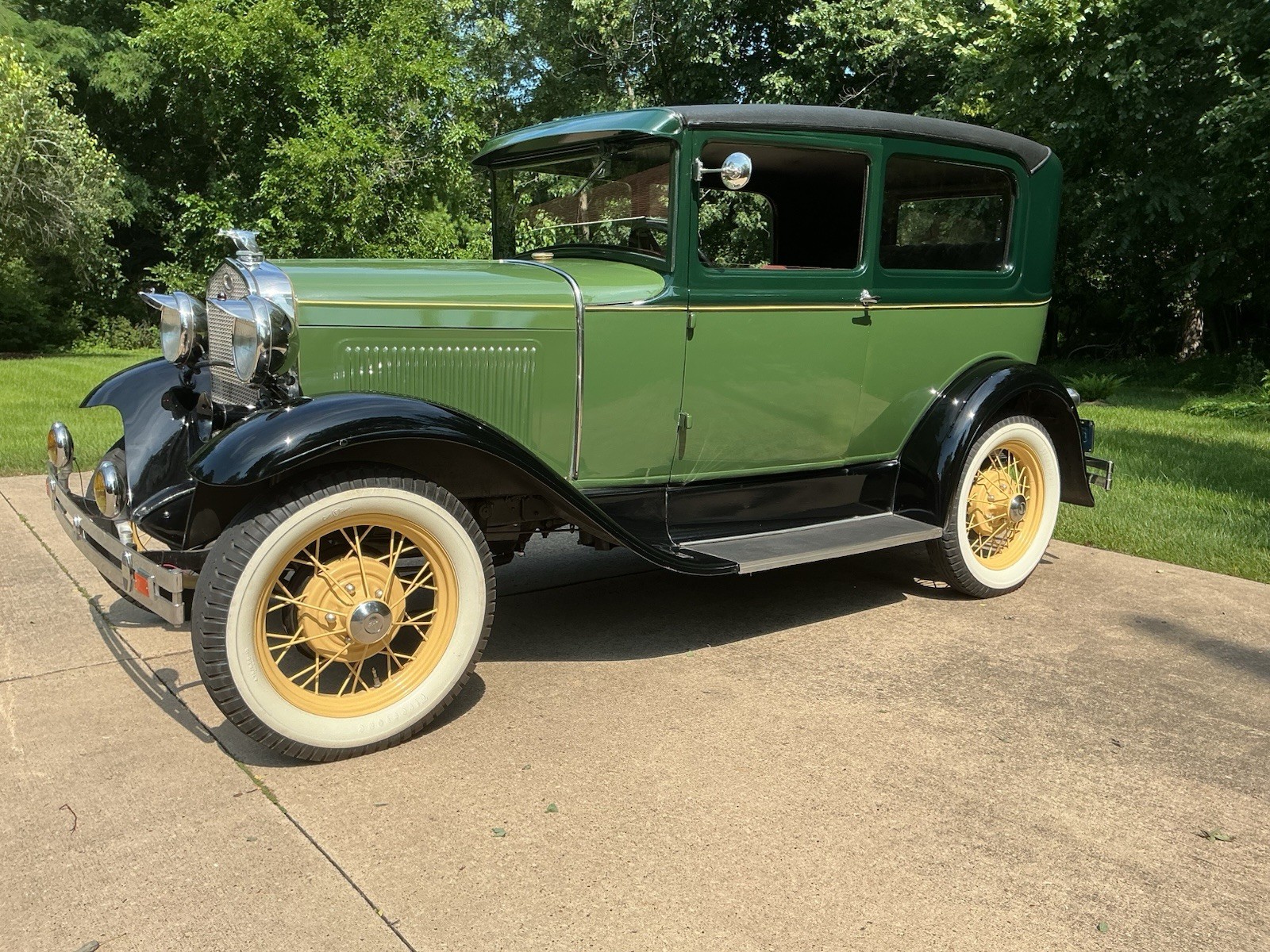Ford-Model-A-1930-Tudor-3